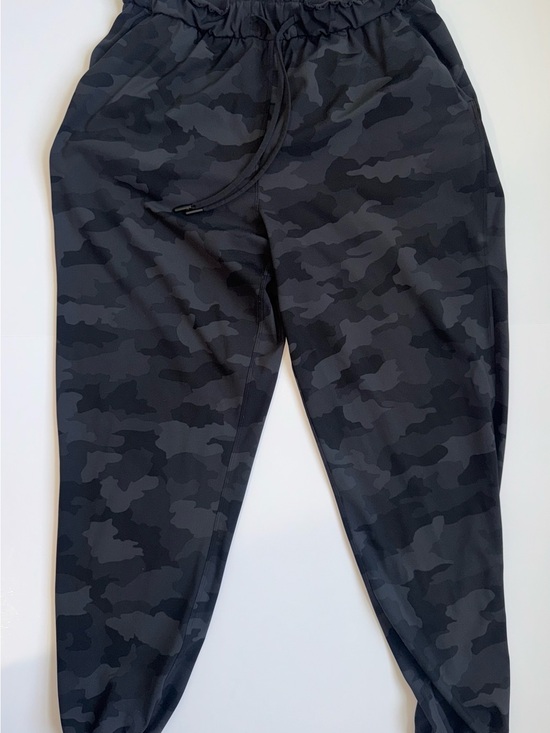 lululemon athletica Pants - Lululemon Black Gray Camo Jogger Pants Women’s Size 10